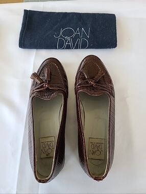 VTG Joan & David Brown Croc-Embossed Tassel Loafers